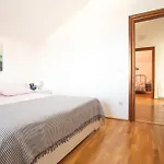 Apartment Kuca Skugor