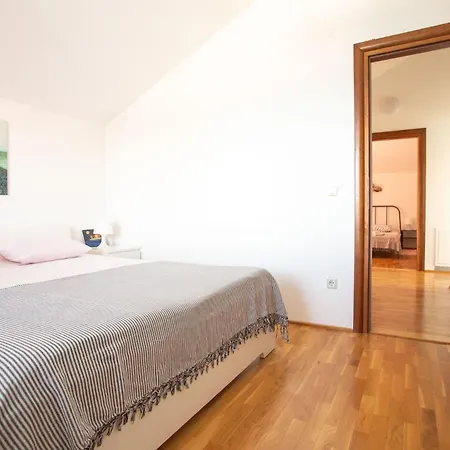 Apartamento Kuca Skugor