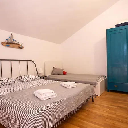 Kuca Skugor Apartamento Šibenik