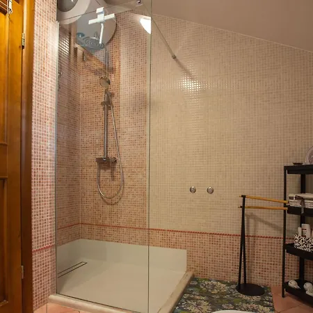 Kuca Skugor * 希贝尼克