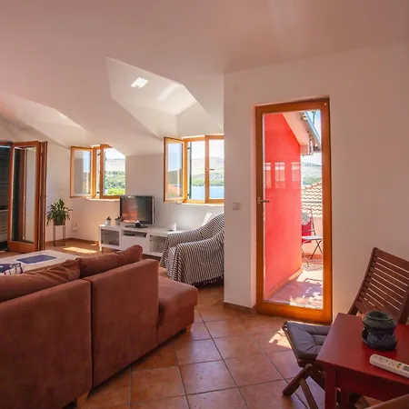 Kuca Skugor 希贝尼克