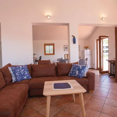 Apartamento Kuca Skugor