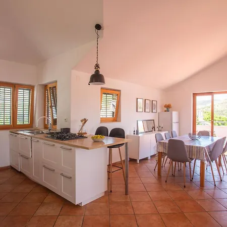 Kuca Skugor Šibenik