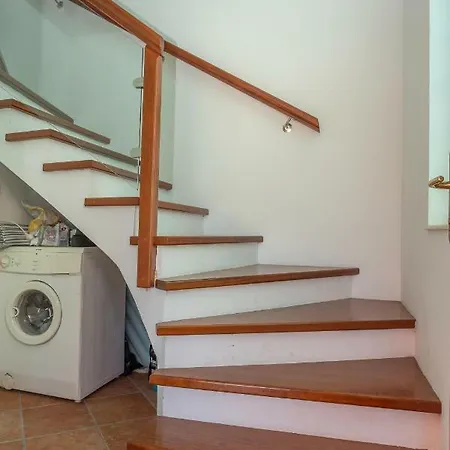 Kuca Skugor 公寓 希贝尼克