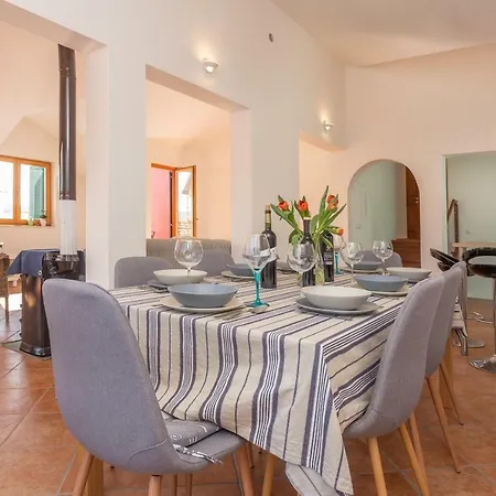 Kuca Skugor Apartamento Šibenik