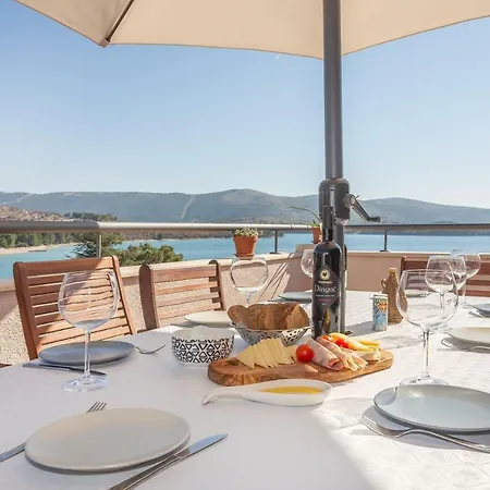 Apartamento Kuca Skugor