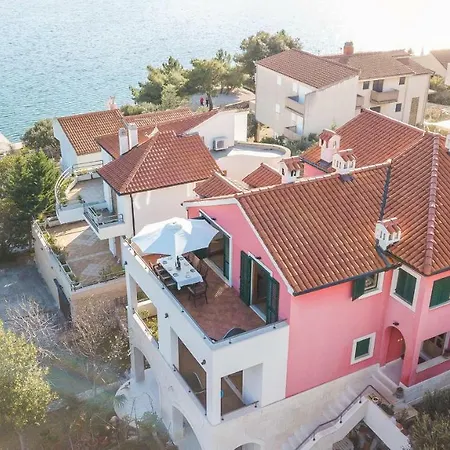 Apartamento Kuca Skugor
