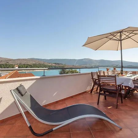 Apartamento Kuca Skugor *