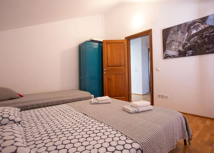 Kuca Skugor * Šibenik