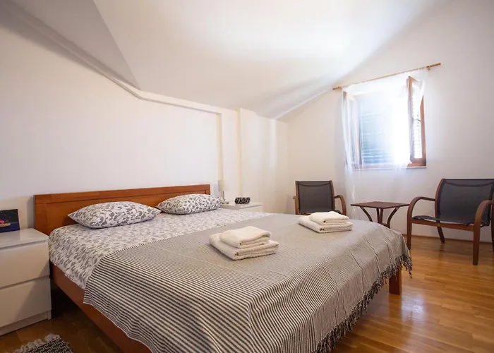 Kuca Skugor דירה