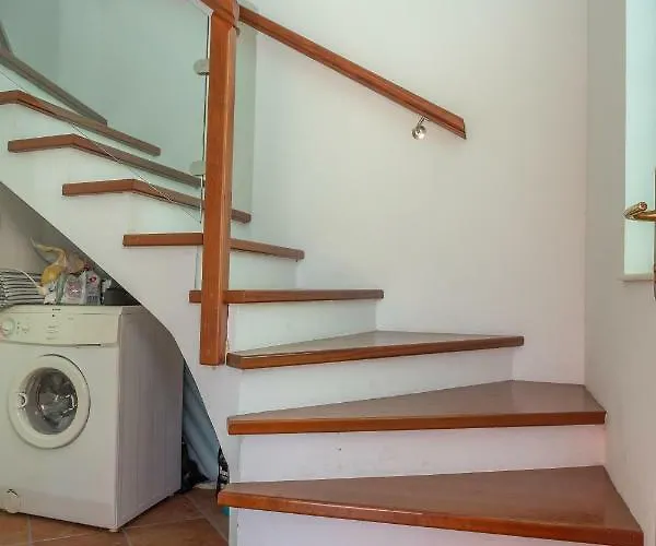 Kuca Skugor דירה שיבניק