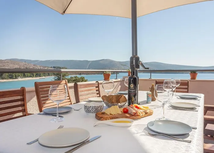 Apartment Kuca Skugor